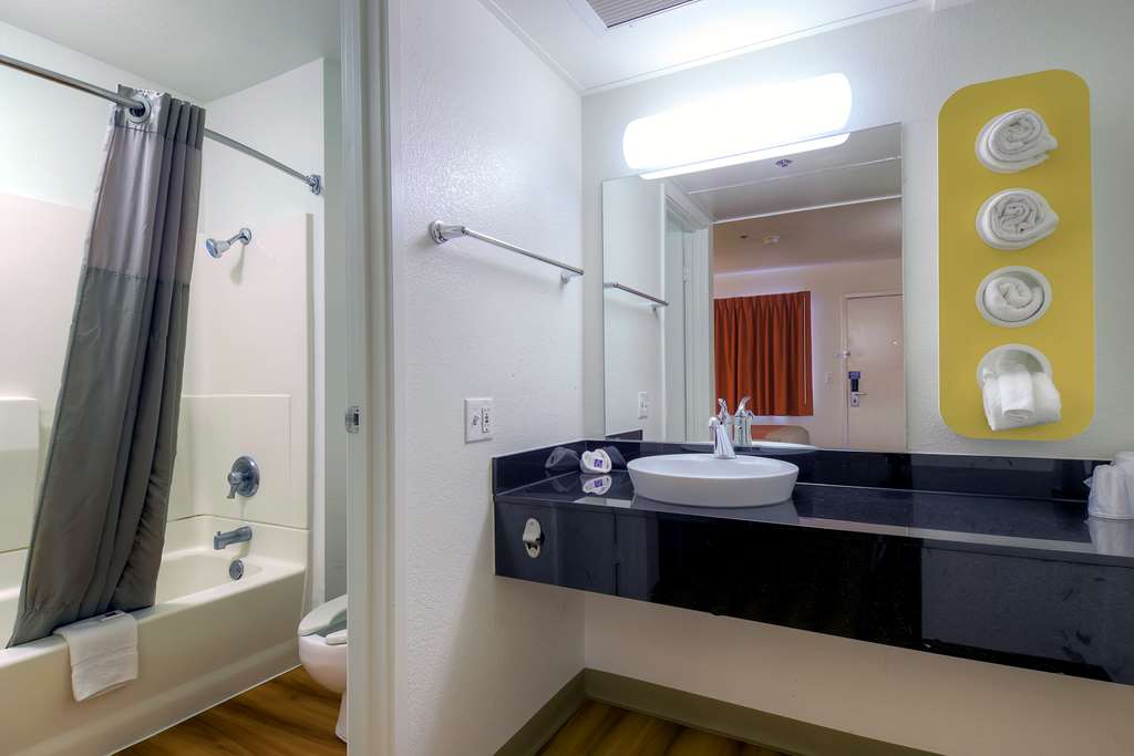 Motel 6 Palm Springs CA Downtown - photo 20