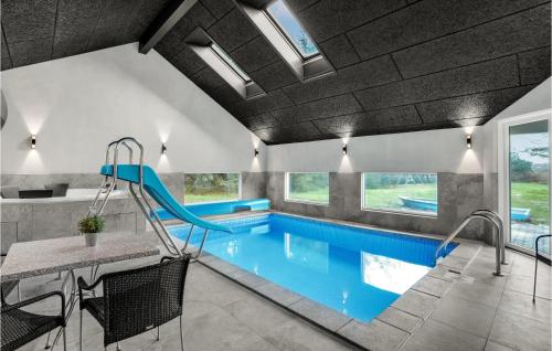 Cozy Home In Rømø With Sauna — 5-Star Luxury Hotel in None, Denmark