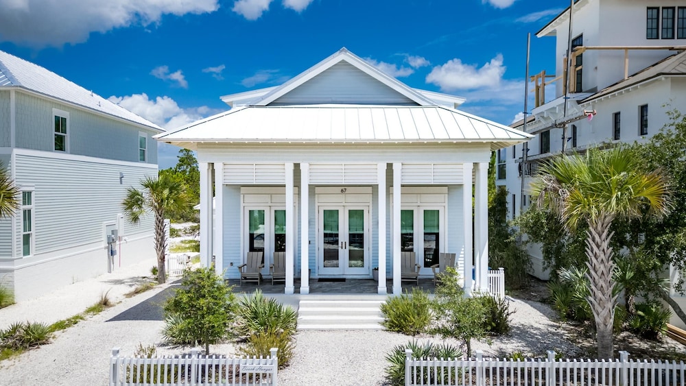 Beach Hangar by Southern Vacation Rentals — 4-Star Luxury Hotel in Orange Beach, United States