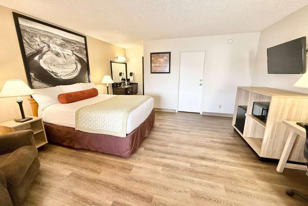 Super 8 by Wyndham Salina Scenic Hills Area - photo 16