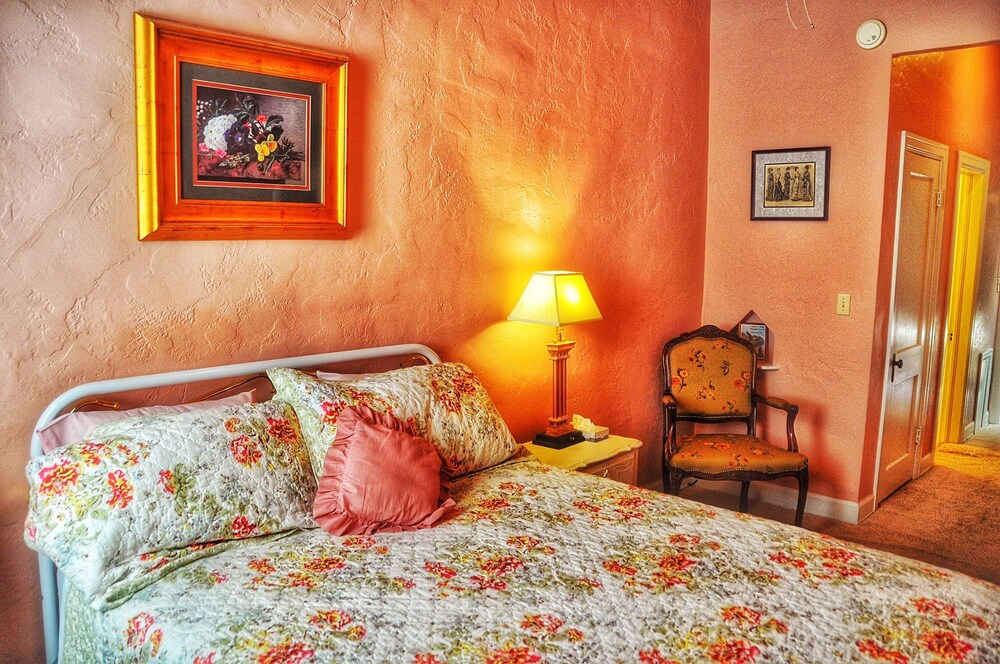 La Plaza Inn - photo 22