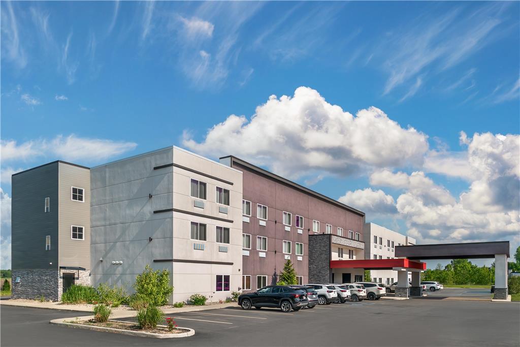 Best Western Plus Wayland Hotel - photo 36