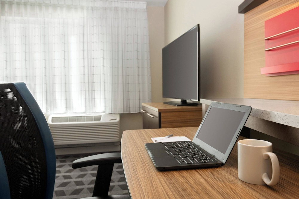 TownePlace Suites by Marriott Cedar Rapids Marion - photo 11