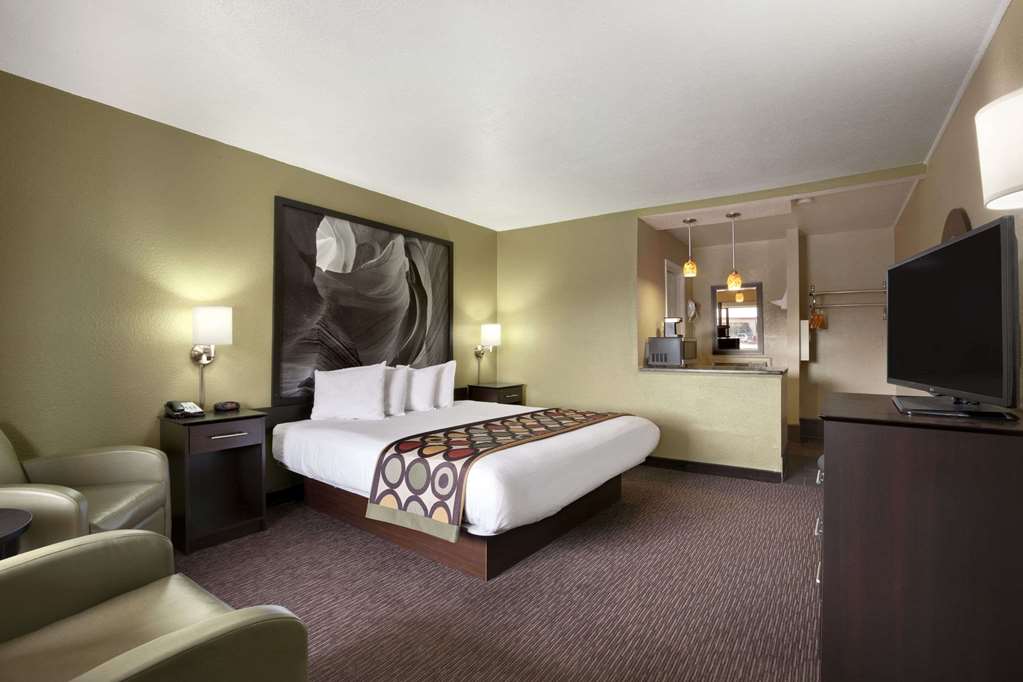 Super 8 by Wyndham Conference Center NAU Downtown - photo 14