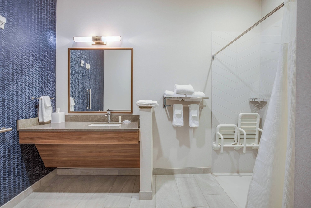 Fairfield Inn & Suites by Marriott Whitewater - photo 19