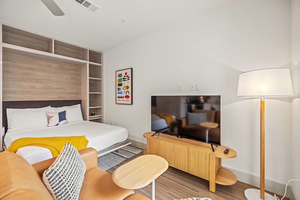 Placemakr Downtown Austin - photo 40