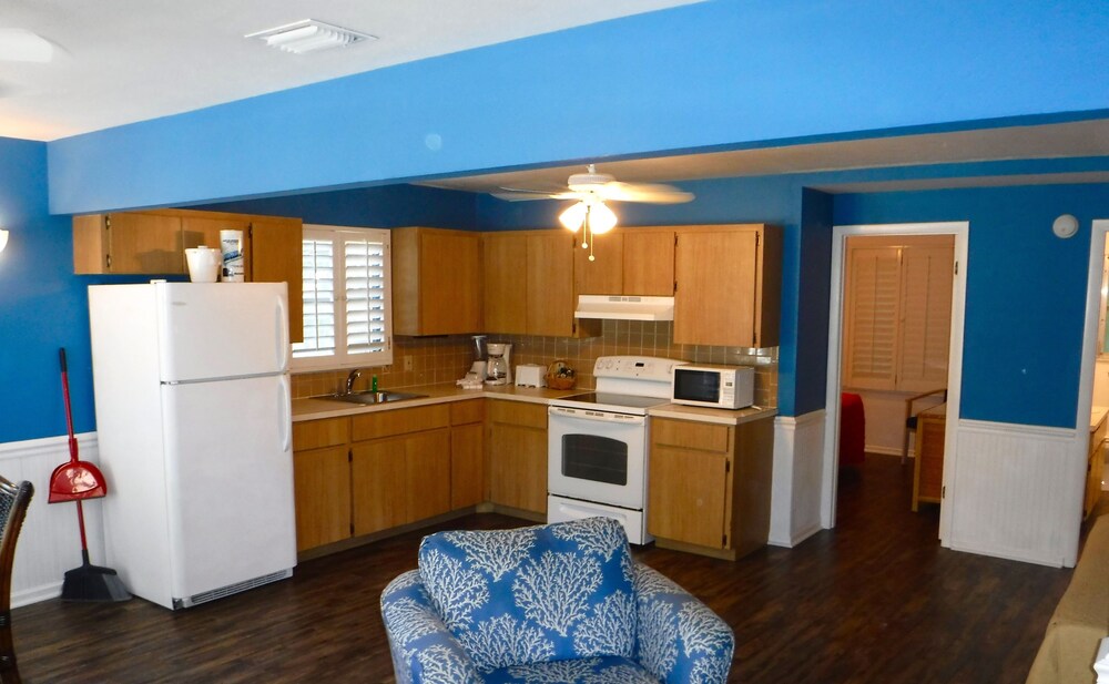 Waterside Inn on the Beach - photo 39