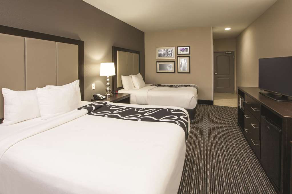 La Quinta Inn & Suites by Wyndham Hattiesburg I 59 - photo 15