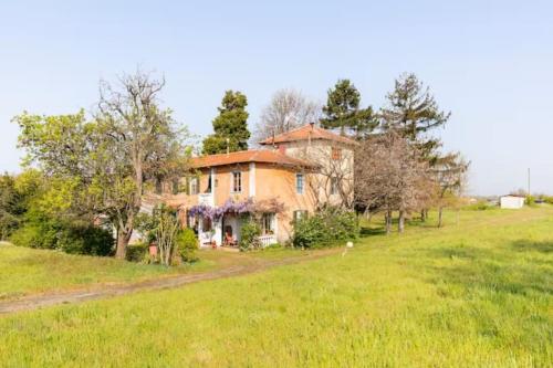 Cascina Baracico circondati dalla natura — 4-Star Luxury Hotel in Rocca Grimalda, Italy