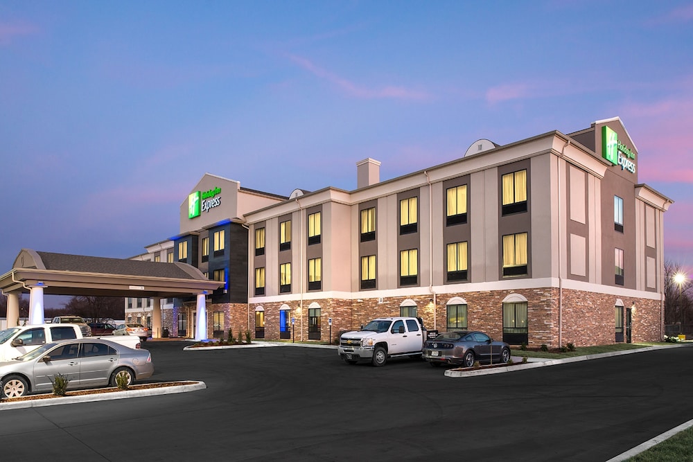 Holiday Inn Express Hutchinson by IHG - photo 31