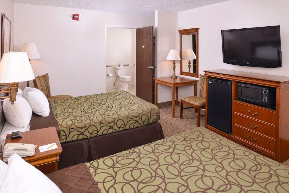 Briarwood Inn Of Geneva - photo 4