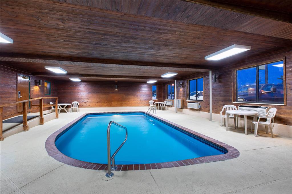 Super 8 by Wyndham Salina I 70 - photo 11