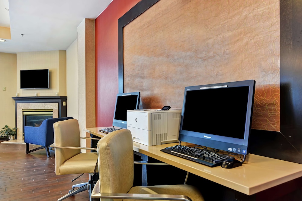 Hampton Inn Scranton at Montage Mountain - photo 30