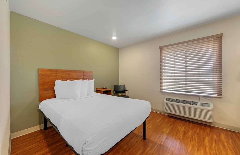 Extended Stay America Select Suites Fort Lauderdale Airport West - photo 6