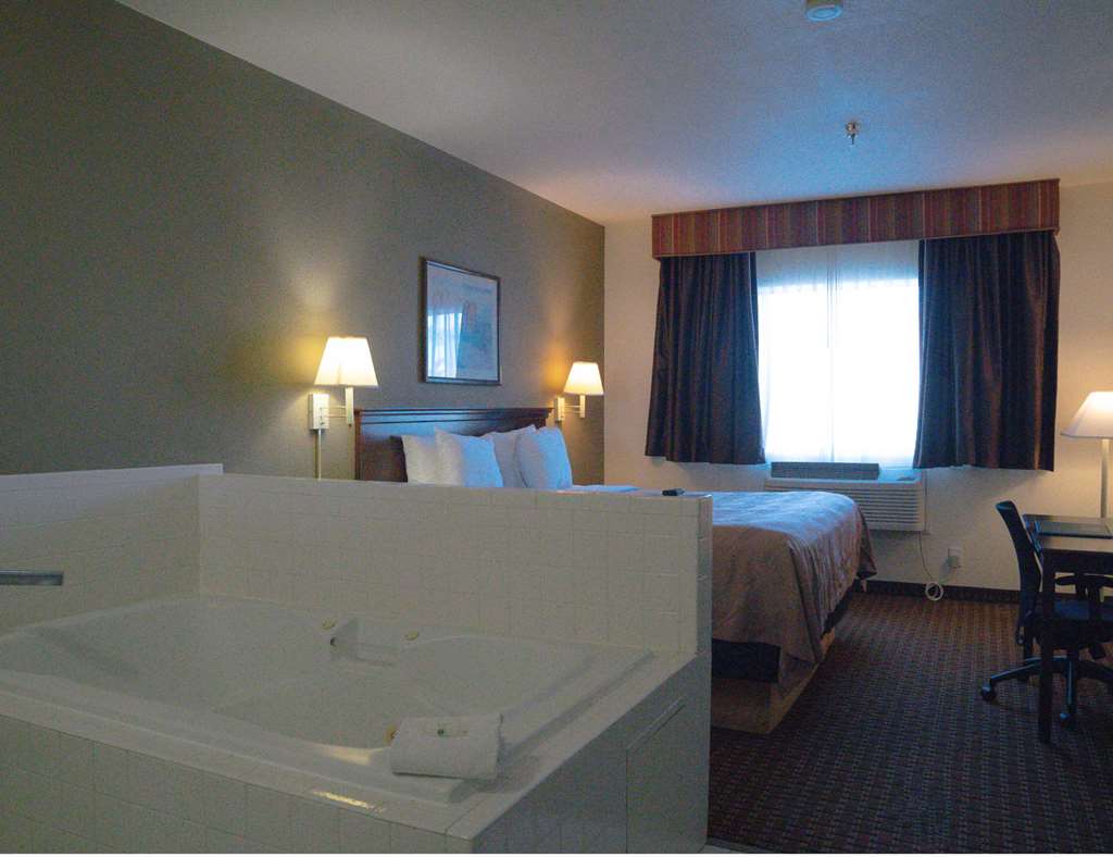 Quality Inn & Suites Yuma - photo 32
