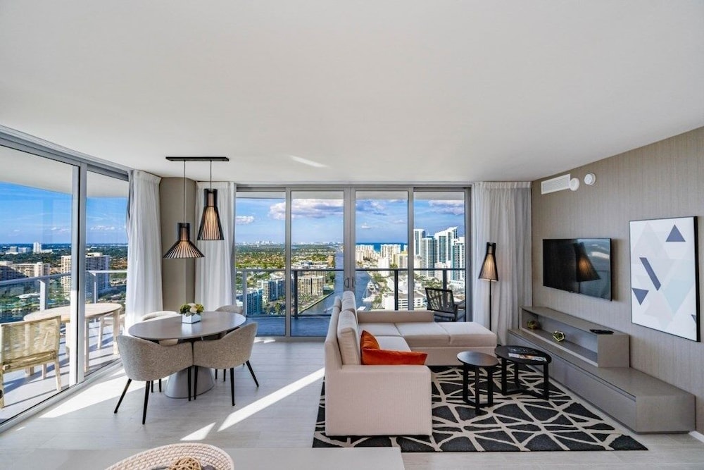 Hyde Beach House Luxury Condo resort 2 Bedroom Condo by RedAwning - photo 23