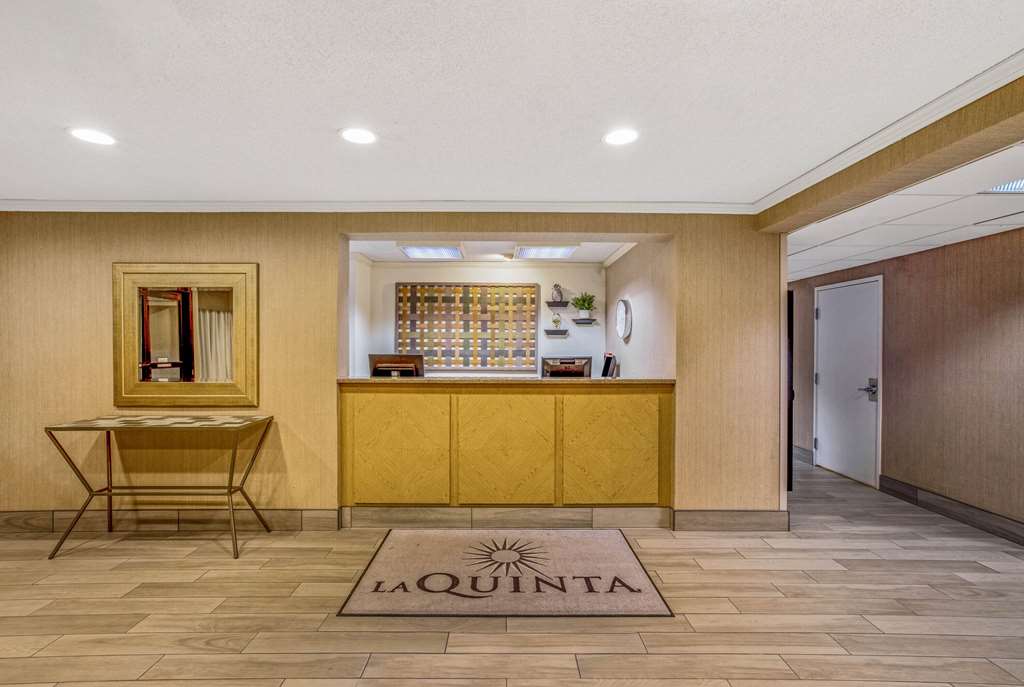 La Quinta Inn & Suites by Wyndham Des Moines West Clive - photo 15
