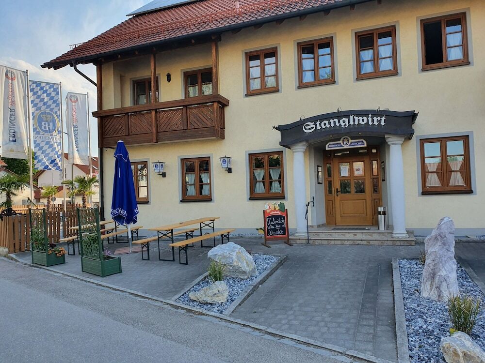 Landgasthof Stangl pet-friendly hotel Moosinning