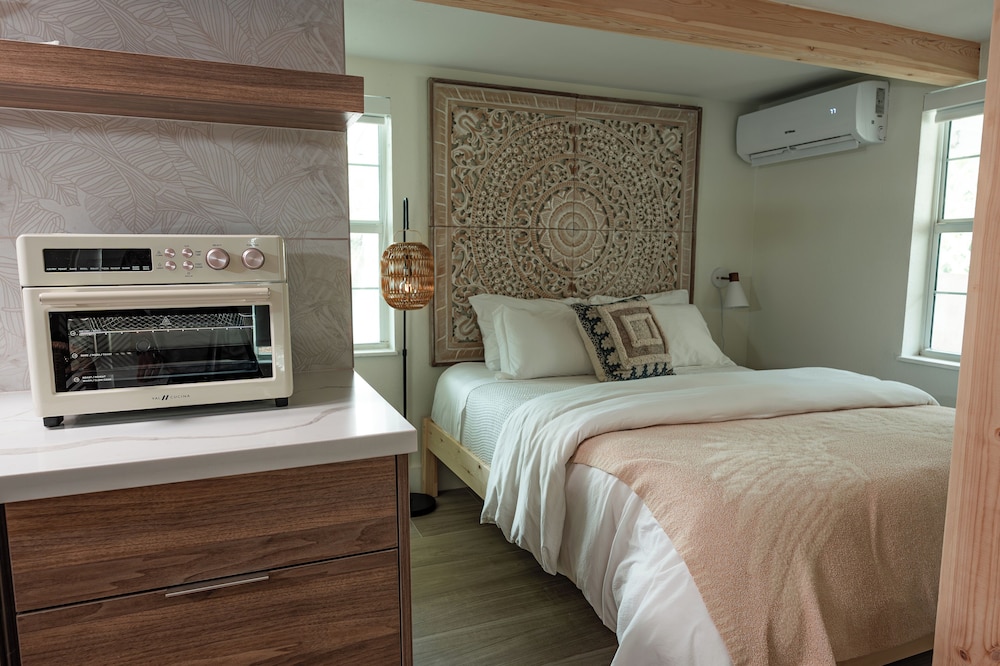 Seahorse Beach Bungalows - photo 17