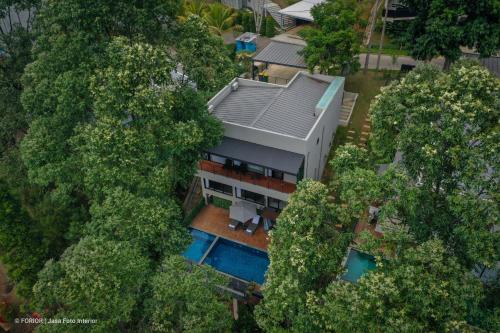 Villa Wezu Dago Village Bandung — 4-Star Luxury Hotel in Bandung, Indonesia