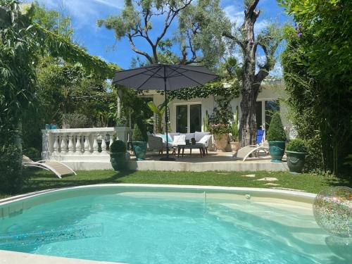 Cap D’antibes 50m From the Beach 3 Bedrooms Pool in Antibes, France