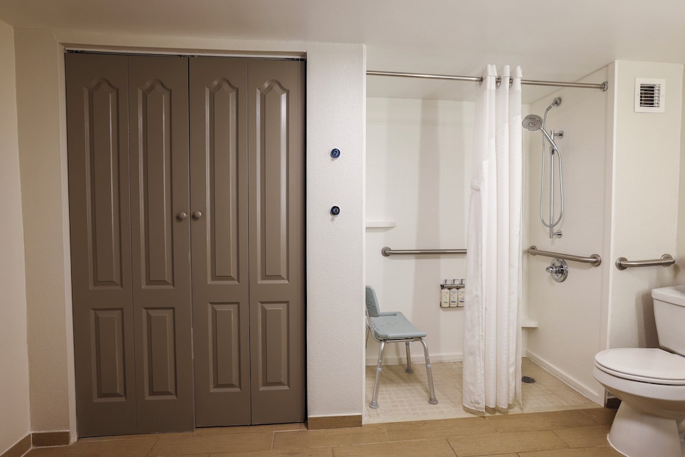 Holiday Inn Express Burlington by IHG - photo 27