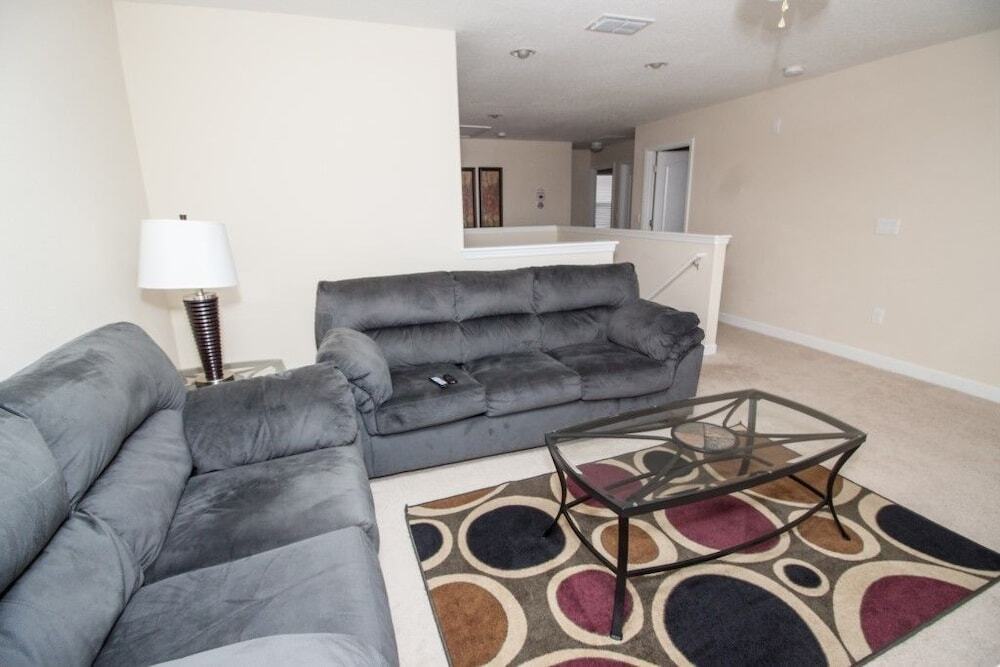 Amazing 5 bedroom home Champions Gate Resort - featured photo