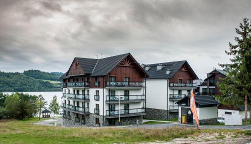 Apartament Pieniny Stylchyn 90 nad jeziorem przy ścieżce Velo Czorsztyn — 4-Star Luxury Hotel in Kluszkowce, Poland