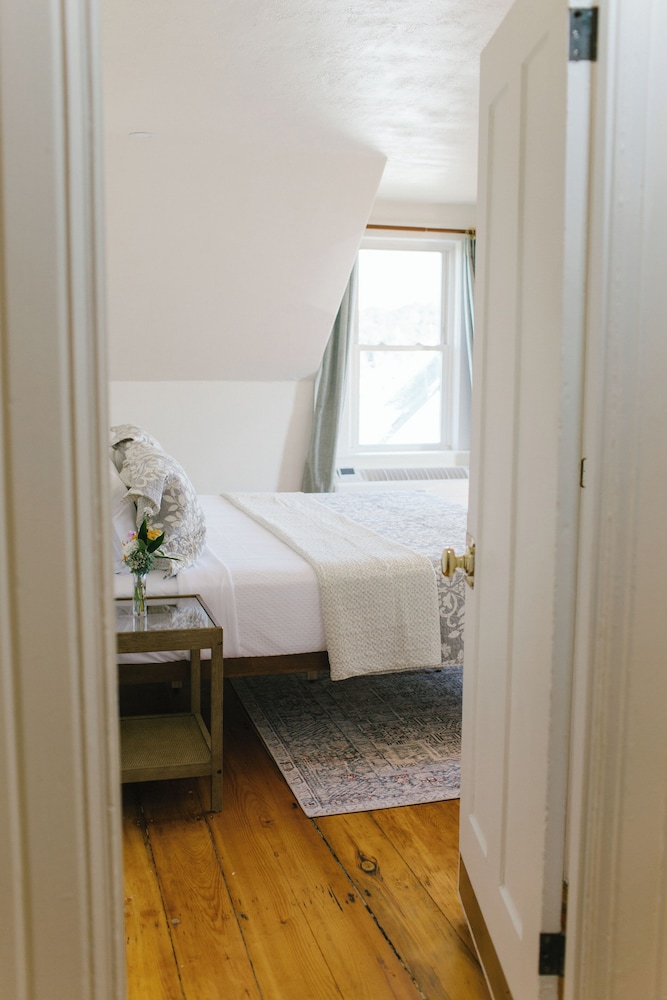 Greenleaf Inn - photo 21