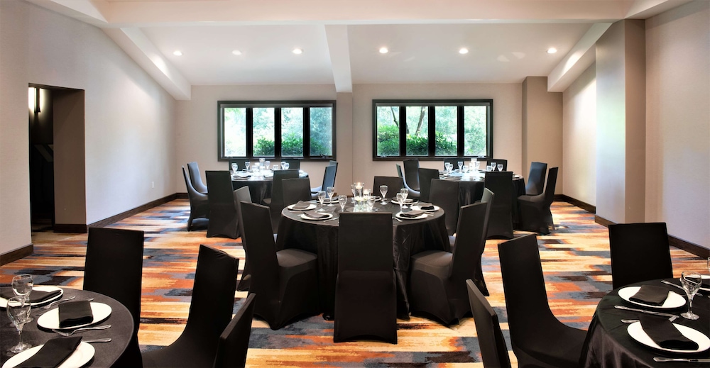 Embassy Suites by Hilton Seattle North Lynnwood - photo 48