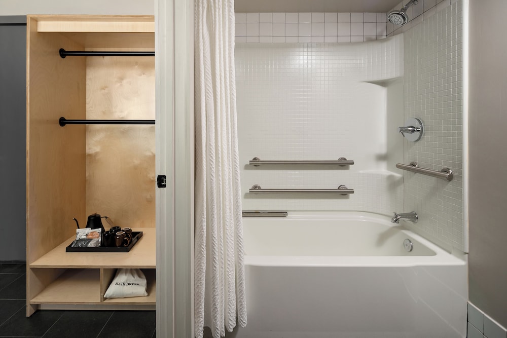 The Coachman Hotel - photo 66
