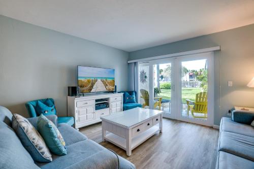 Ground Floor Condo just 2 min walk from White Sandy Beaches — 4-Star Luxury Hotel in Bradenton Beach, United States