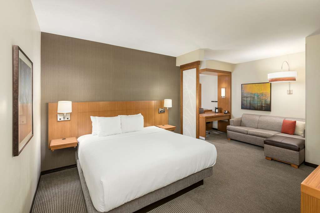 Hyatt Place Greenville Downtown - photo 63