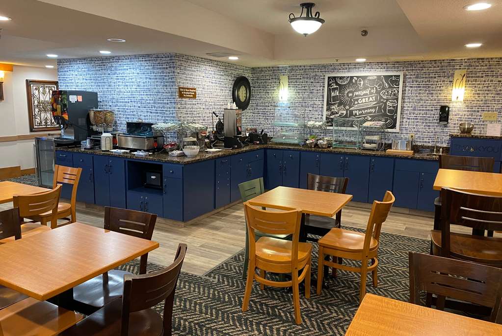 AmericInn by Wyndham Chanhassen - photo 45