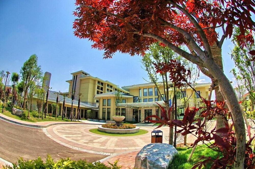 New Century Grand Hotel Kaifeng in Kaifeng, People's Republic of China