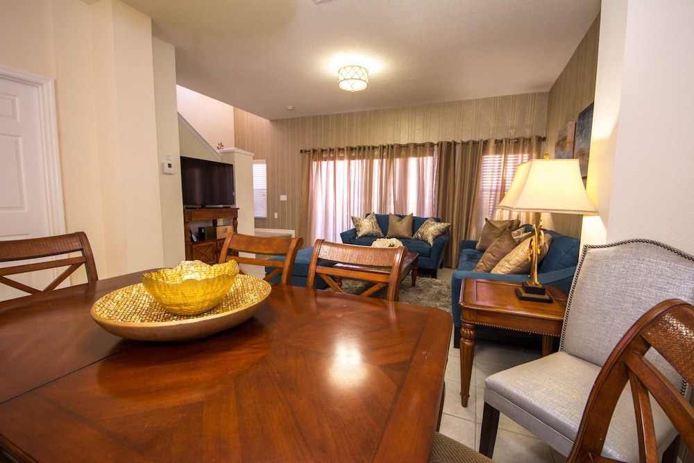 Bella Vida Resort by Home 2U - photo 43