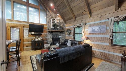 Blessed Nest Cabin — 4-Star Luxury Hotel in Townsend, United States