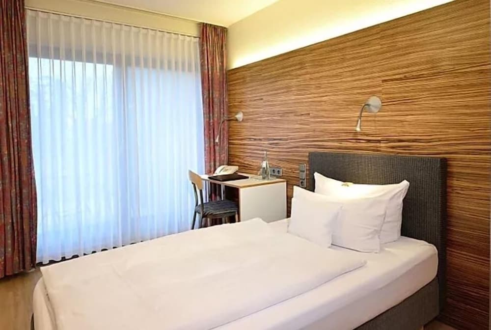 Hotel Hansen — Bergisch Gladbach — photo 3