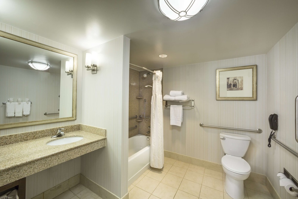Hilton Garden Inn Hampton Coliseum Central - photo 17