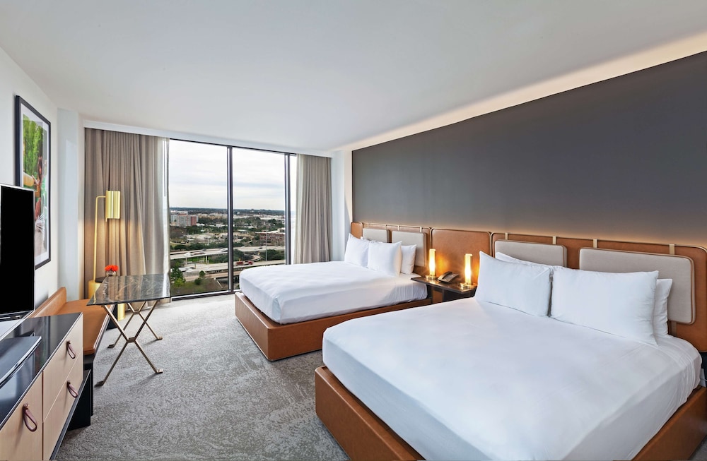C. Baldwin Curio Collection by Hilton - photo 11