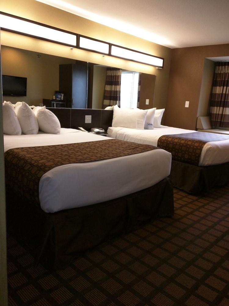 Microtel Inn And Suites Minot - photo 2