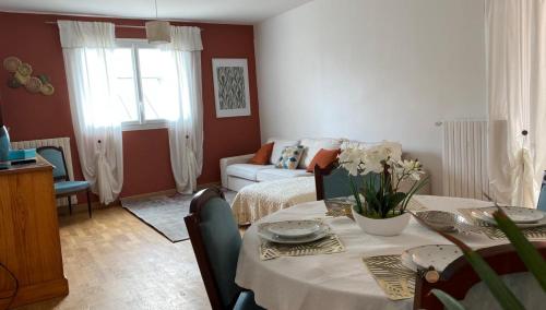 Mesange D Atlas North West Paris Suburbs — hotel in Acheres