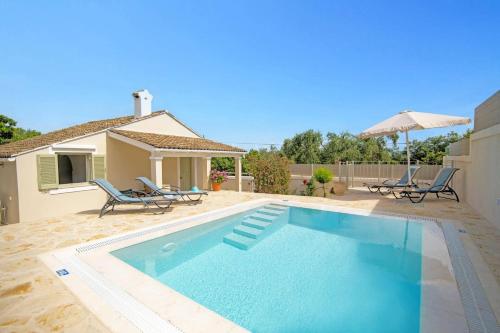 Villa Petroula by Villa Plus — 4-Star Luxury Hotel in Agios Stefanos, Greece