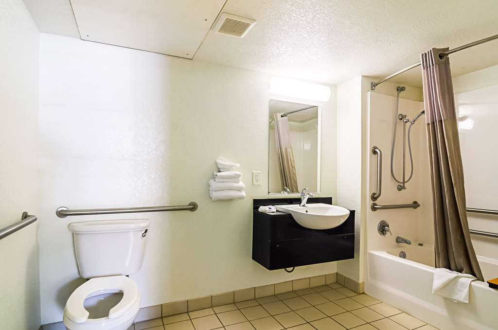 Motel 6 Barstow CA - photo 18