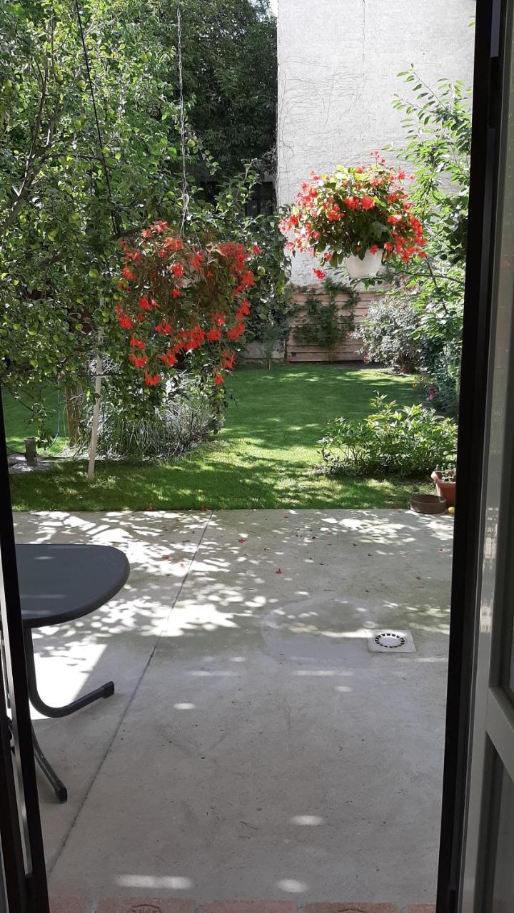 Pia's Gardenview — 4-Star Luxury Hotel in Vienna, Austria