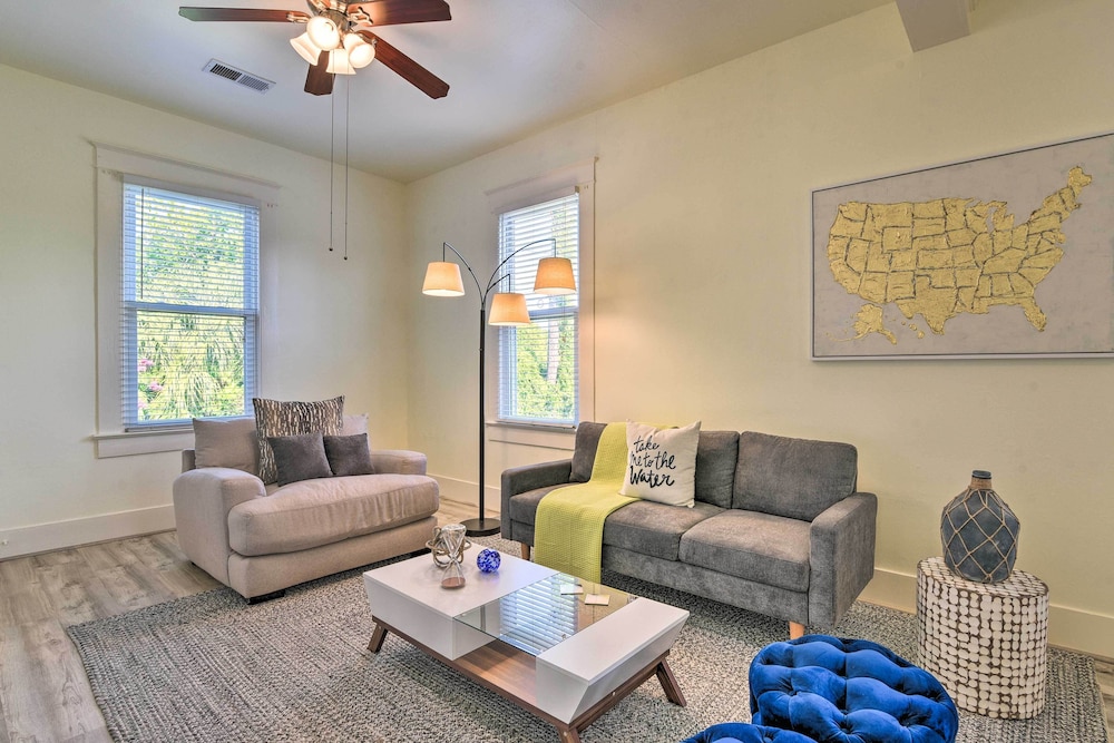 1 2 Mi to Beach & Seawall: Galveston Getaway in Galveston, United States