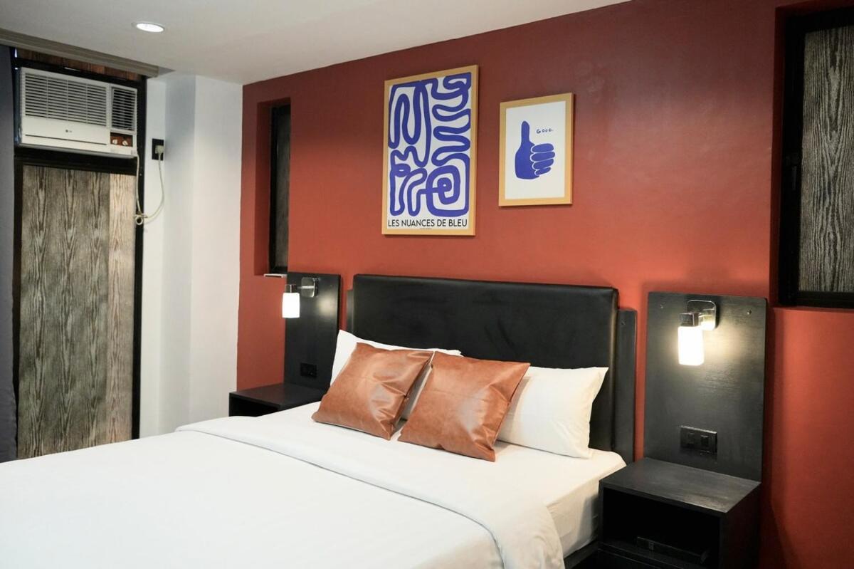 Soho Style Loft City Center with 4BR Wifi and Gameroom — 4-Star Luxury Hotel in Cebu City, Philippines