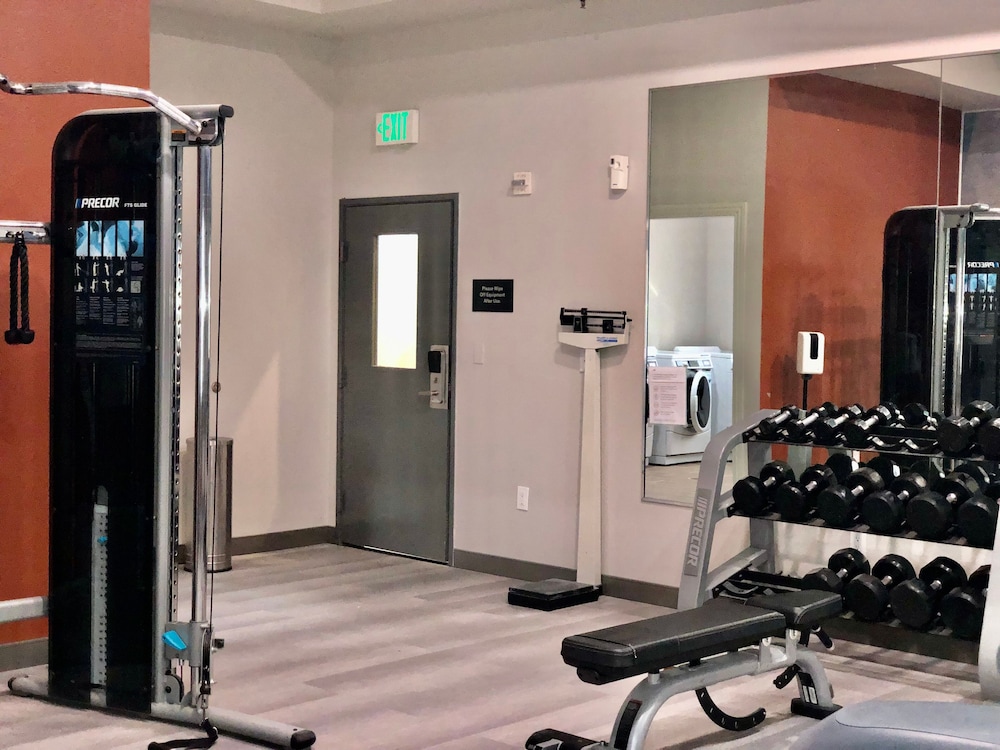 Candlewood Suites Mount Pleasant by IHG - photo 55