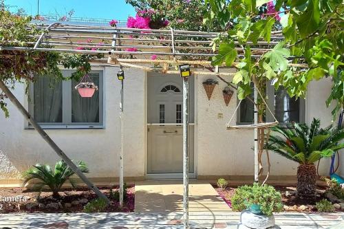 Εξοχικο Maria - carbon neutral hotel in Ampelakia