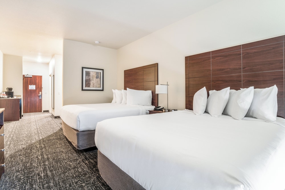Cobblestone Hotel & Suites Newport - photo 20